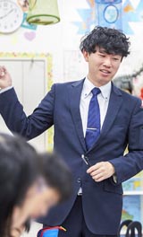 株式会社 リリーこども教育研究所こども英会話EWA 主任 皆藤 貴之さん 文学部 現代英語学科 2015年3月卒業