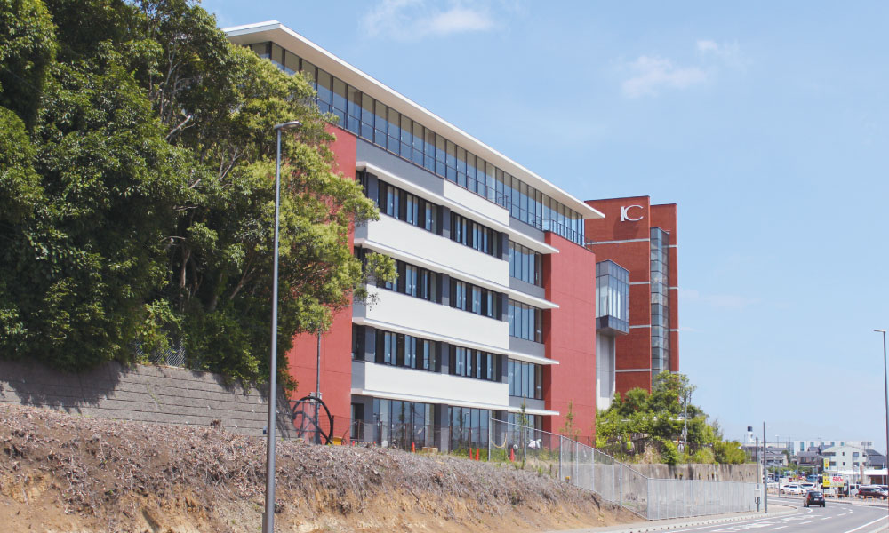 大学新1号館