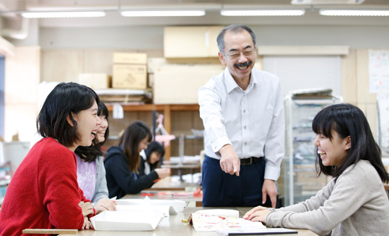 「ともに、生きる。」人と向き合うその姿勢は、キリスト教の精神が流れているから。