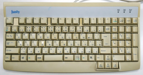 少し黄ばみが取れたキーボード